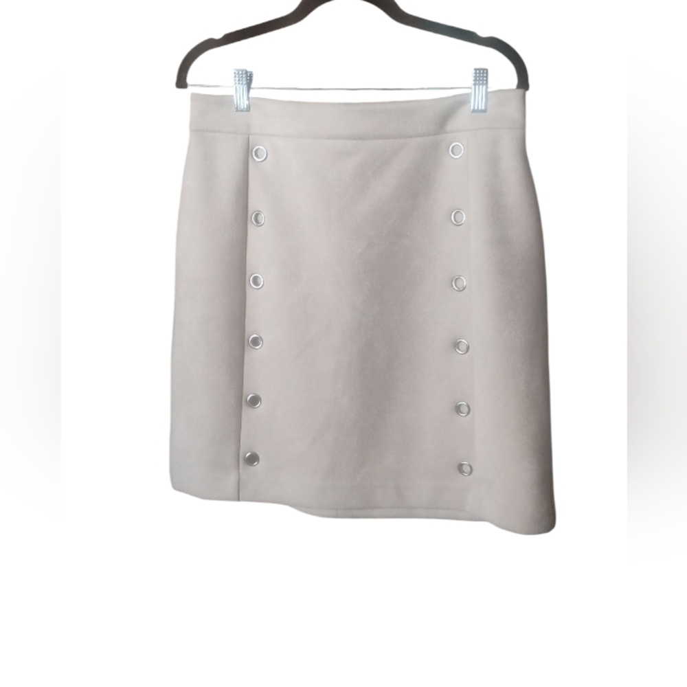 Ann Taylor Factory Cream Suede Like W Grommets Mini Skirt SZ 8